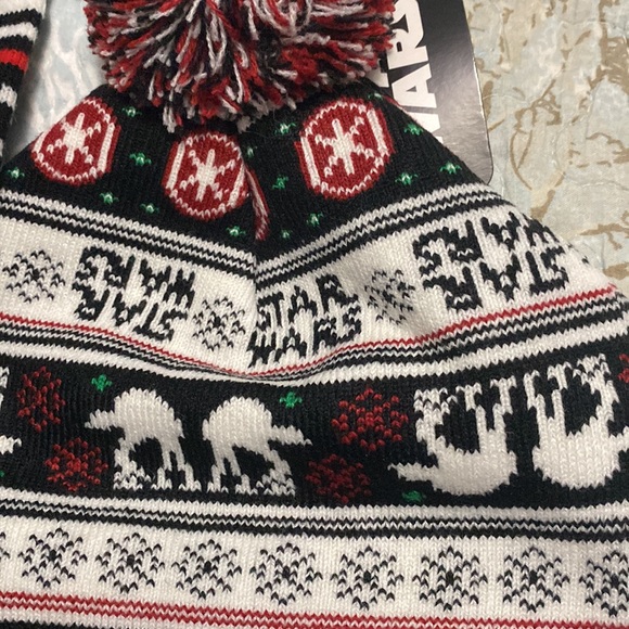 Star Wars Scarf and touque  - Smugglers Bounty - new - Picture 2 of 6